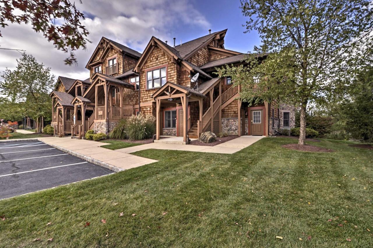 Spacious Condo With View Less Than 1 Mi To Mtn Creek Resort! Vernon Bagian luar foto