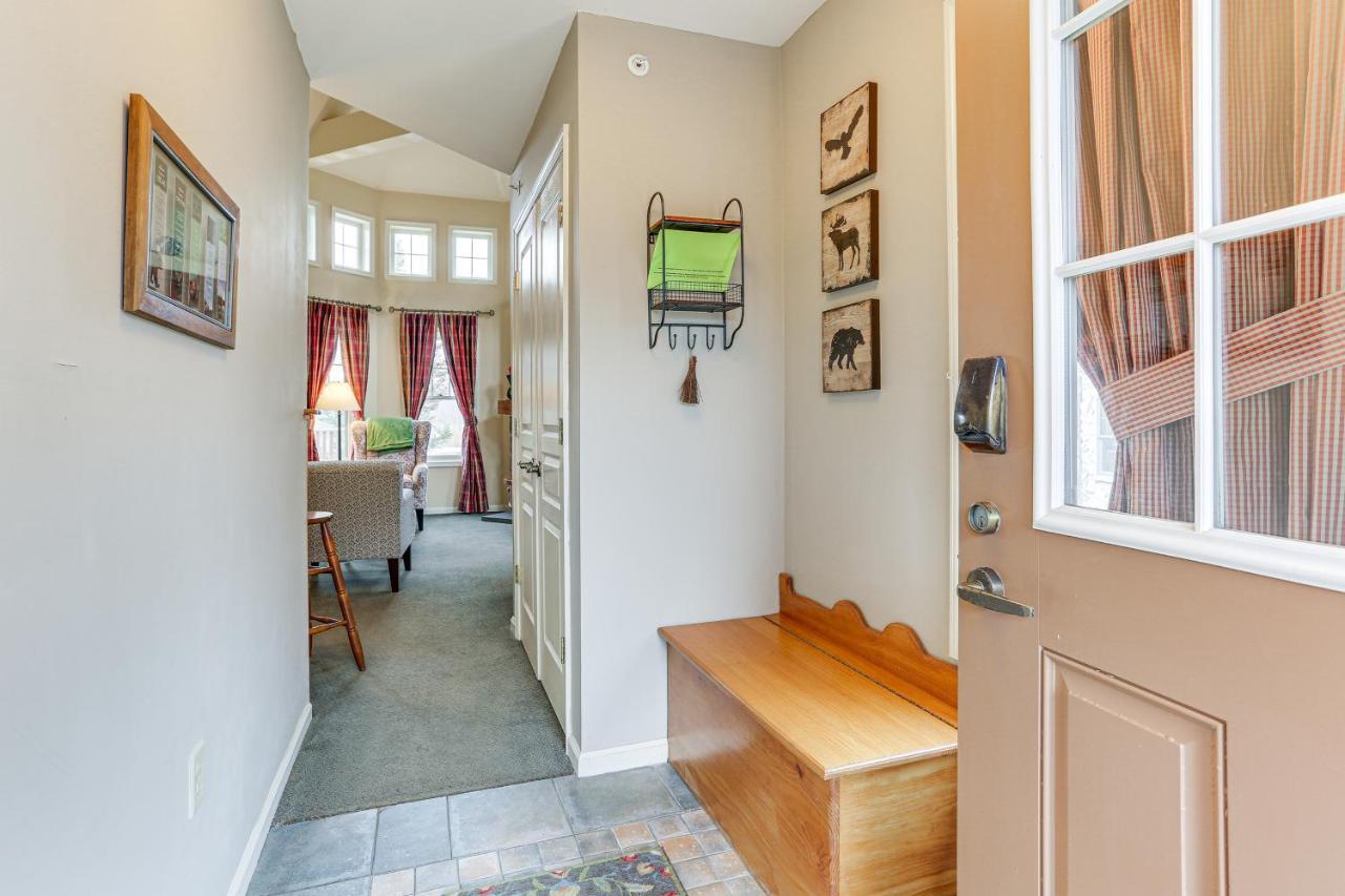 Spacious Condo With View Less Than 1 Mi To Mtn Creek Resort! Vernon Bagian luar foto