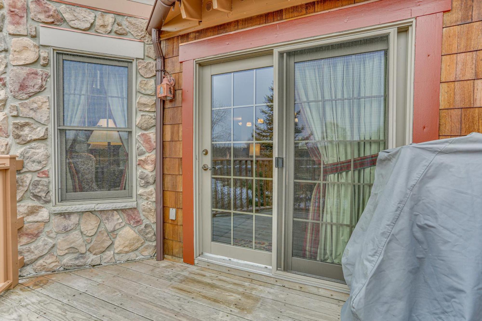 Spacious Condo With View Less Than 1 Mi To Mtn Creek Resort! Vernon Bagian luar foto