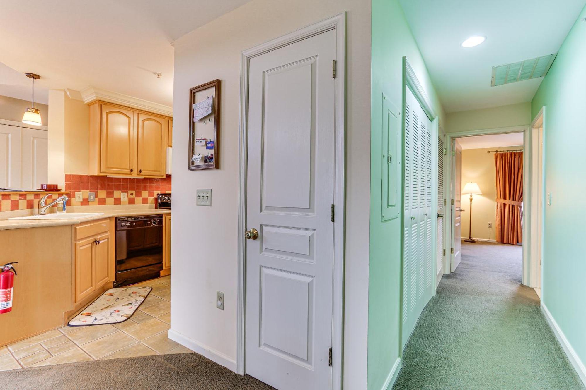 Spacious Condo With View Less Than 1 Mi To Mtn Creek Resort! Vernon Bagian luar foto