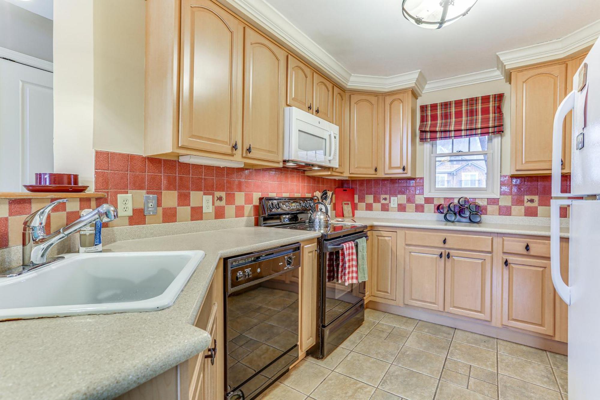 Spacious Condo With View Less Than 1 Mi To Mtn Creek Resort! Vernon Bagian luar foto