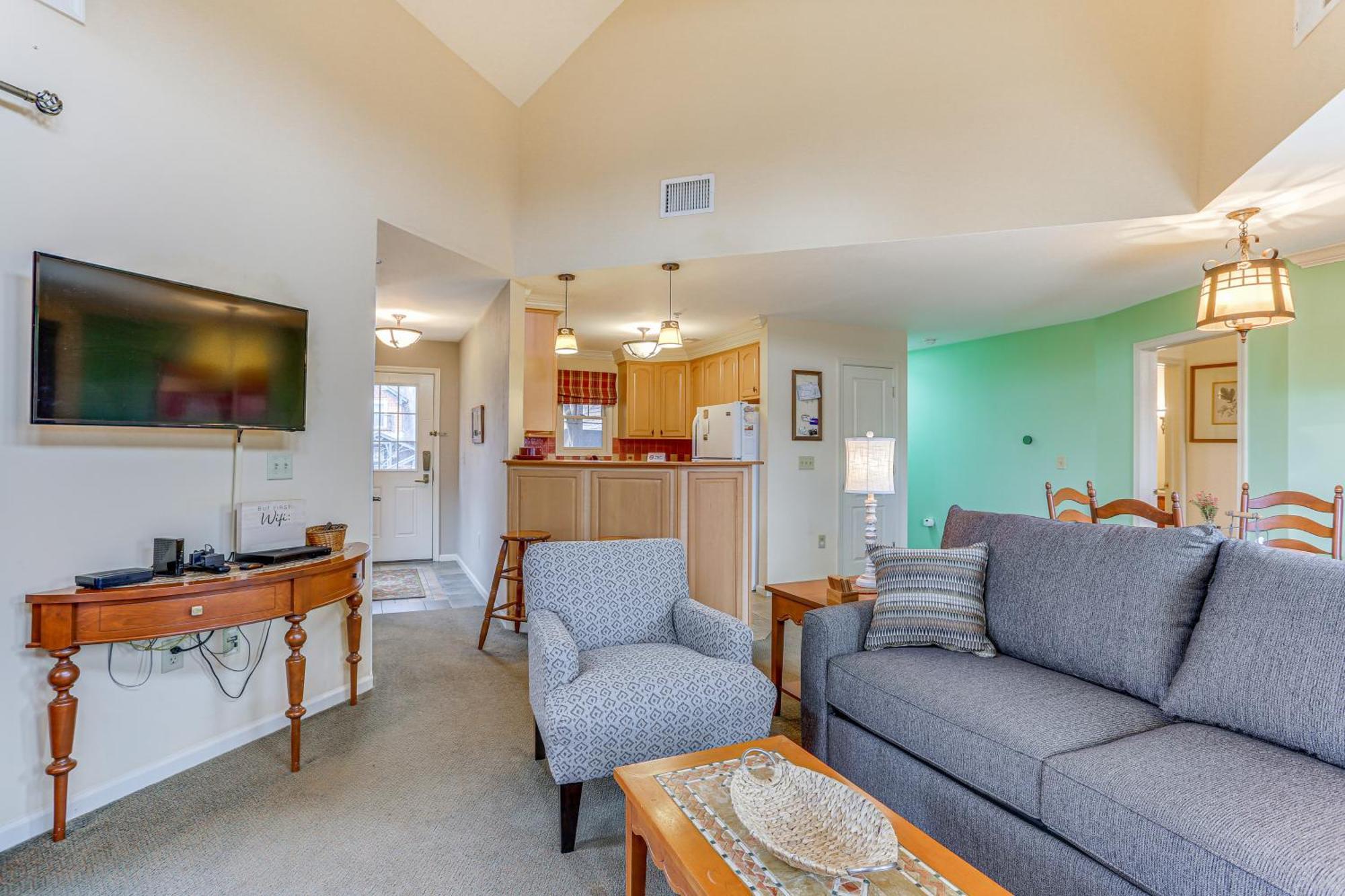 Spacious Condo With View Less Than 1 Mi To Mtn Creek Resort! Vernon Bagian luar foto